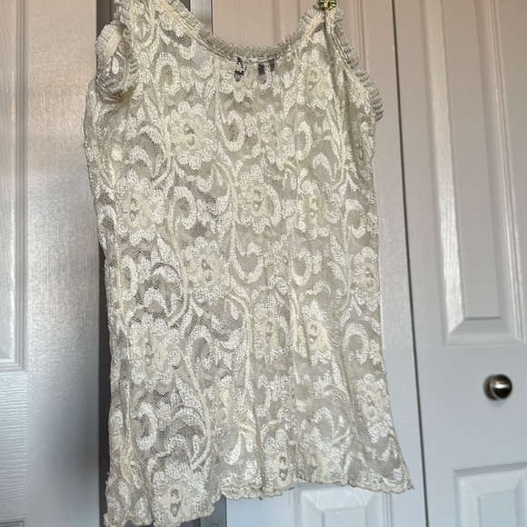 L’Intimates coquette white lace tank top - Picture 2 of 4